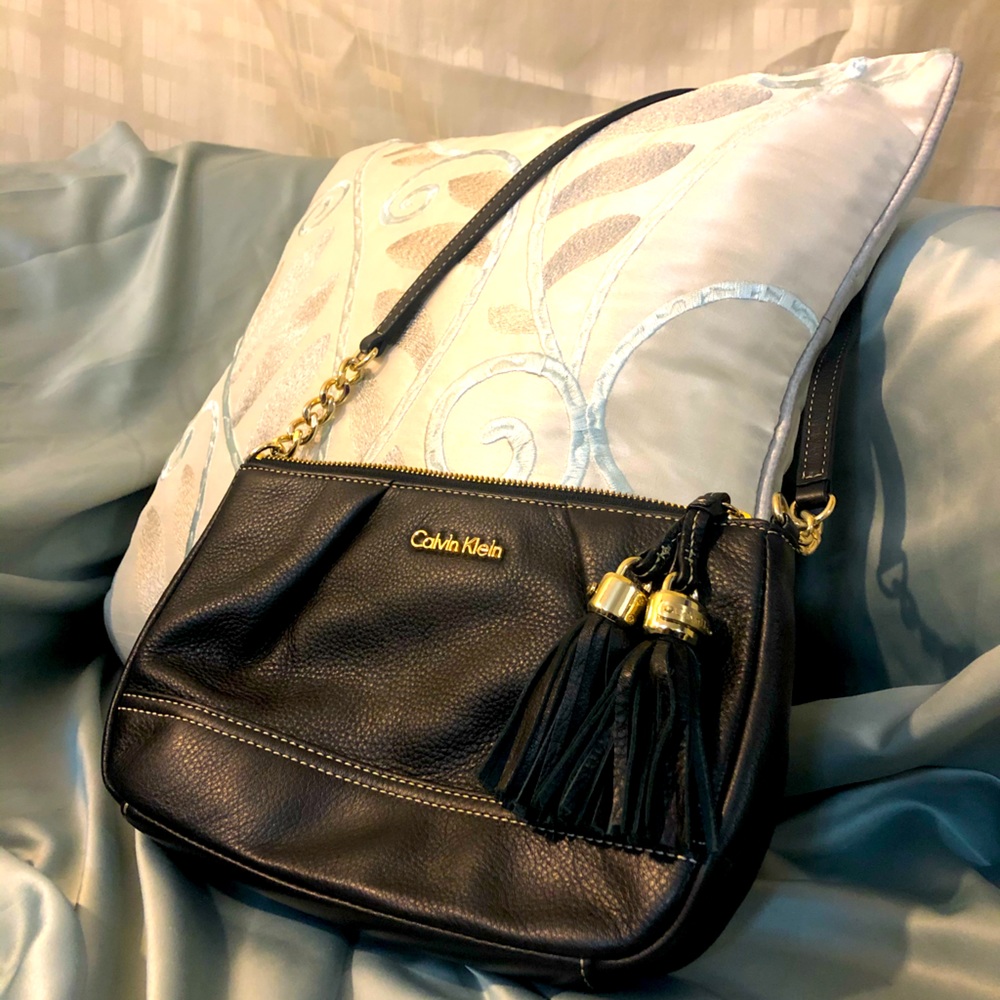 Calvin Klein small leather shoulder purse - Black